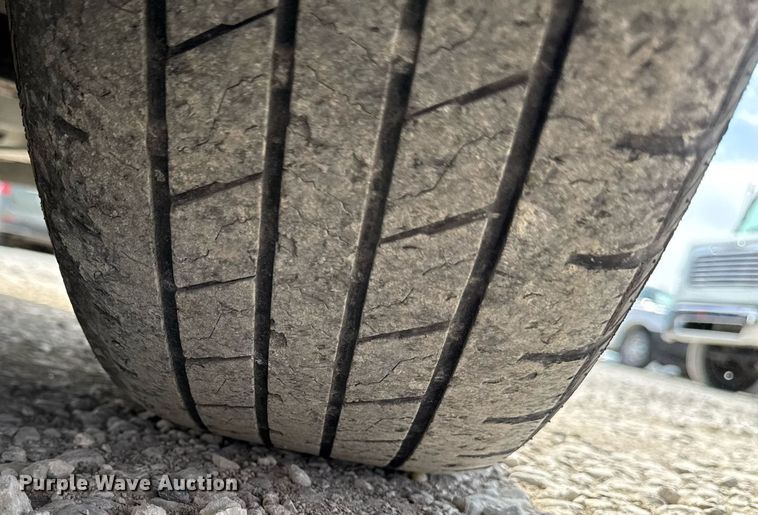 image for item EG7107 2013 Chrysler Town & Country van