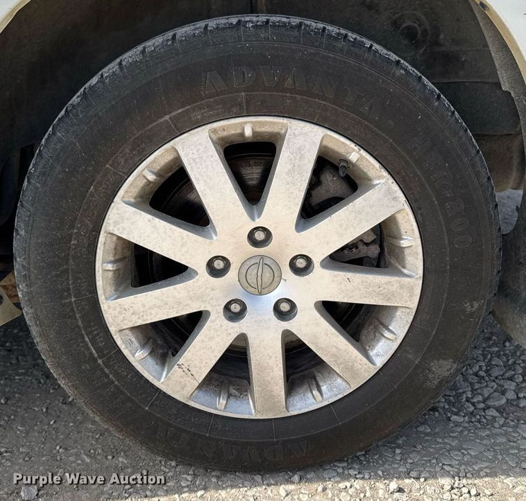 image for item EG7107 2013 Chrysler Town & Country van