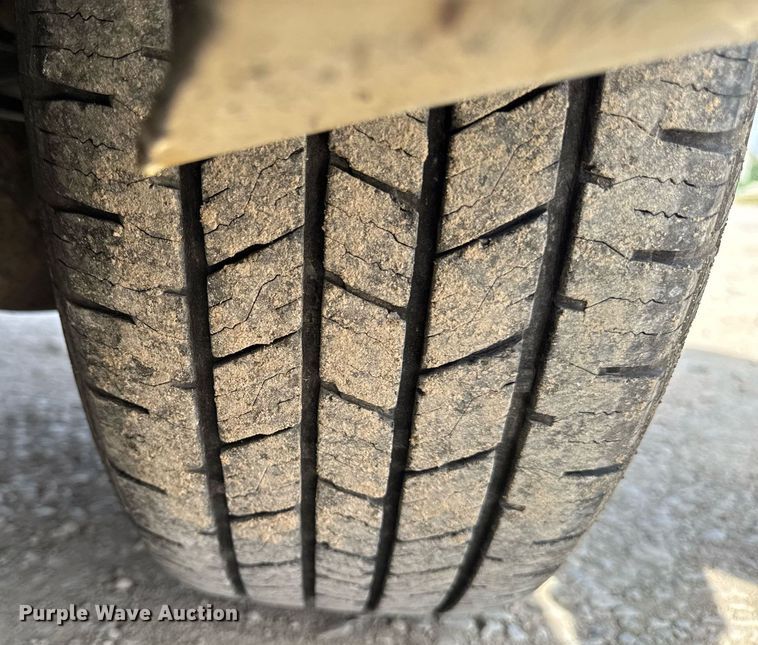 image for item EG7107 2013 Chrysler Town & Country van