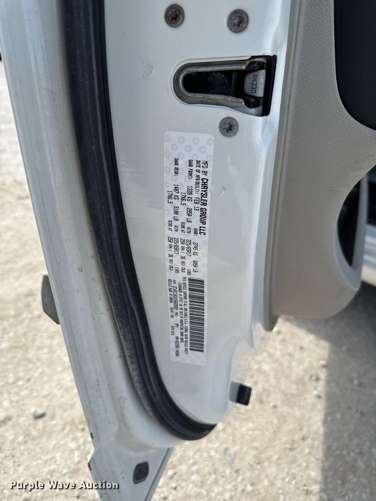 image for item EG7107 2013 Chrysler Town & Country van