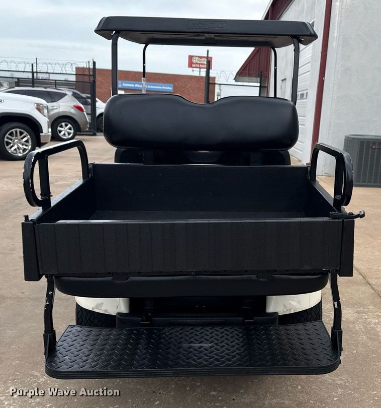 image for item EG8053 2003 E-Z-Go golf cart