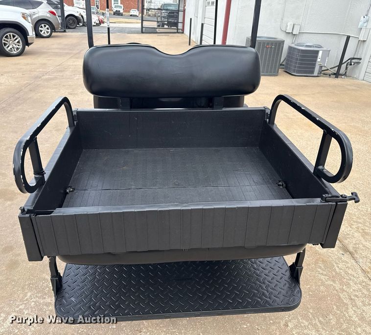 image for item EG8053 2003 E-Z-Go golf cart