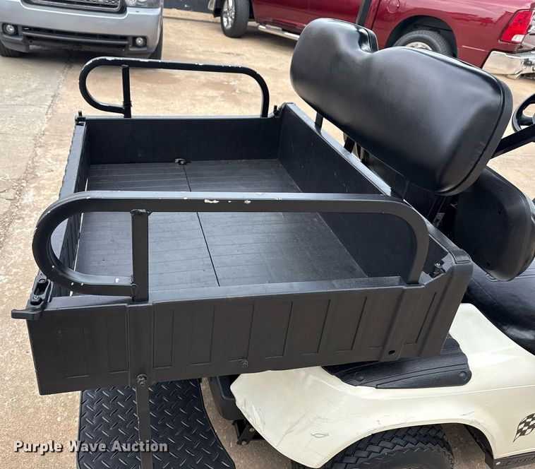 image for item EG8053 2003 E-Z-Go golf cart