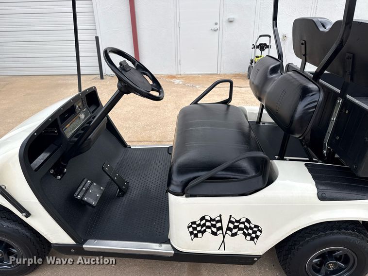 image for item EG8053 2003 E-Z-Go golf cart