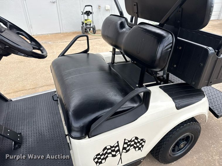 image for item EG8053 2003 E-Z-Go golf cart