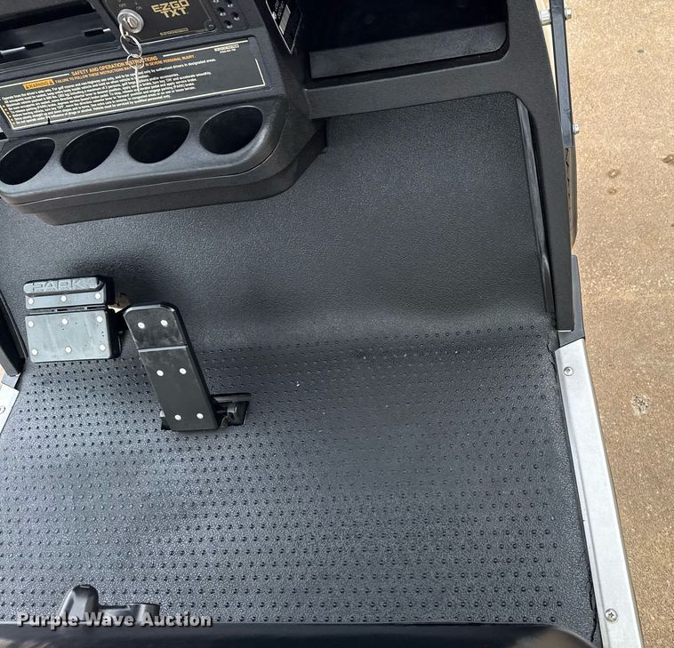 image for item EG8053 2003 E-Z-Go golf cart