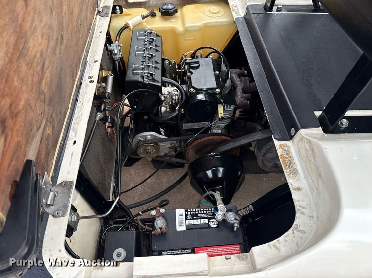 image for item EG8053 2003 E-Z-Go golf cart