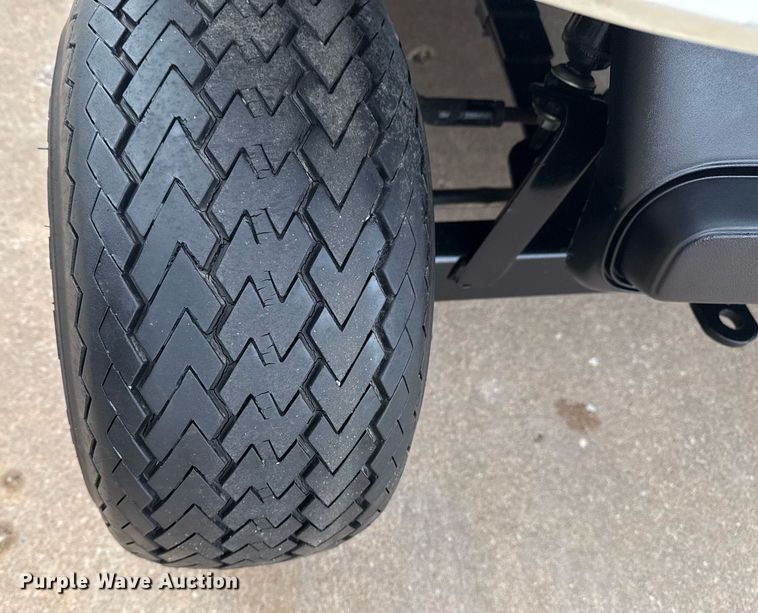 image for item EG8053 2003 E-Z-Go golf cart