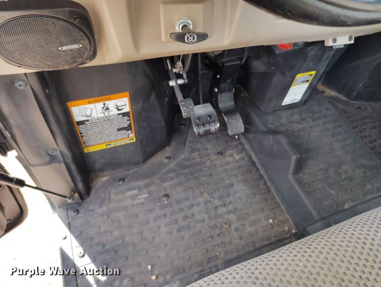 image for item EH0217 2018 John Deere XUV 865R utility vehicle