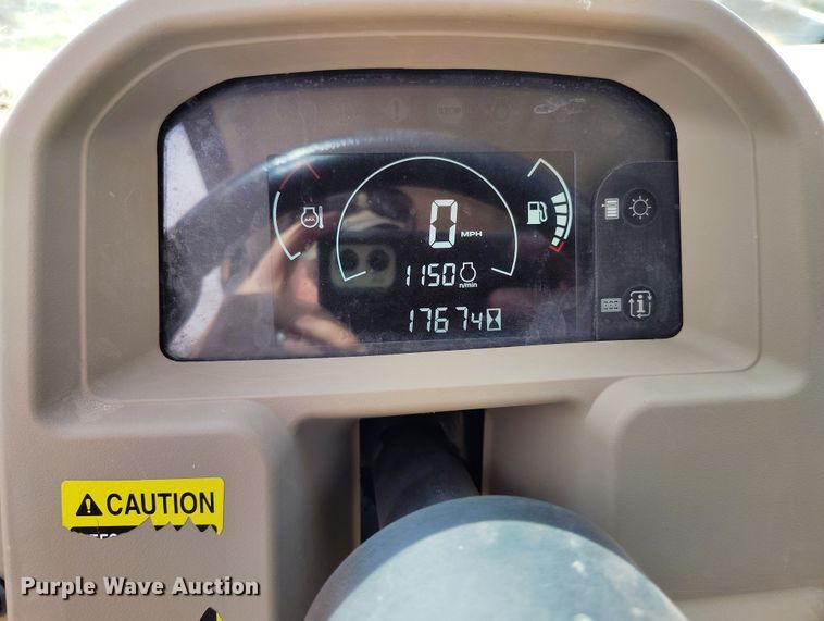 image for item EH0217 2018 John Deere XUV 865R utility vehicle