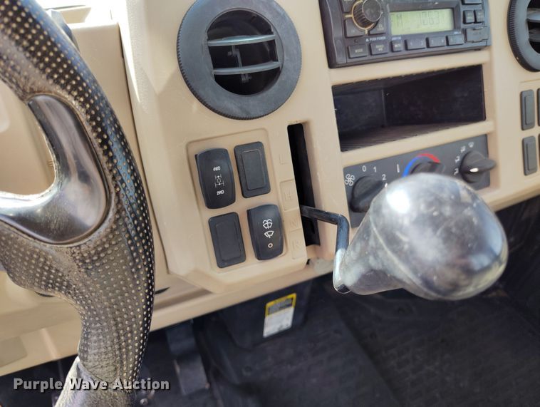 image for item EH0217 2018 John Deere XUV 865R utility vehicle