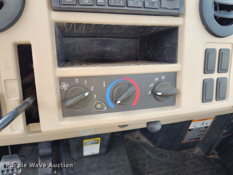 image for item EH0217 2018 John Deere XUV 865R utility vehicle