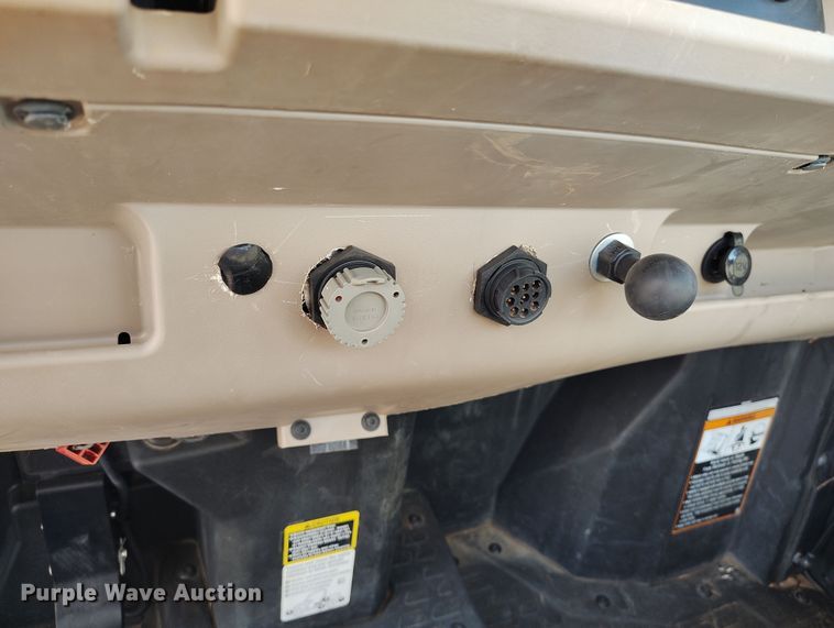 image for item EH0217 2018 John Deere XUV 865R utility vehicle