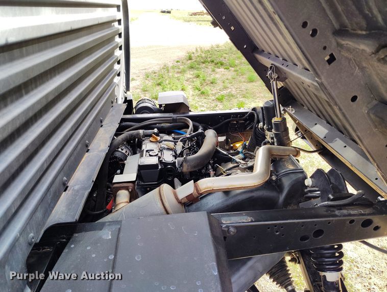 image for item EH0217 2018 John Deere XUV 865R utility vehicle