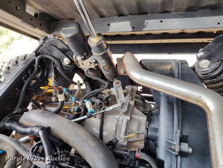 image for item EH0217 2018 John Deere XUV 865R utility vehicle