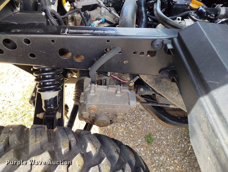 image for item EH0217 2018 John Deere XUV 865R utility vehicle