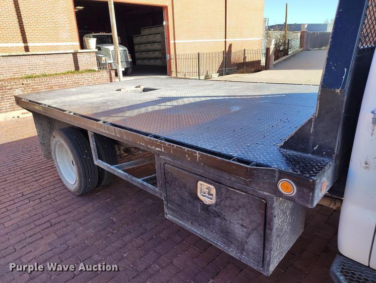 image for item EH0218 2011 Ford F450 Super Duty flatbed truck