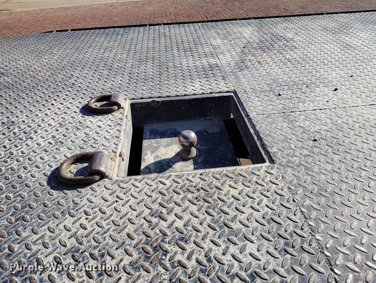 image for item EH0218 2011 Ford F450 Super Duty flatbed truck