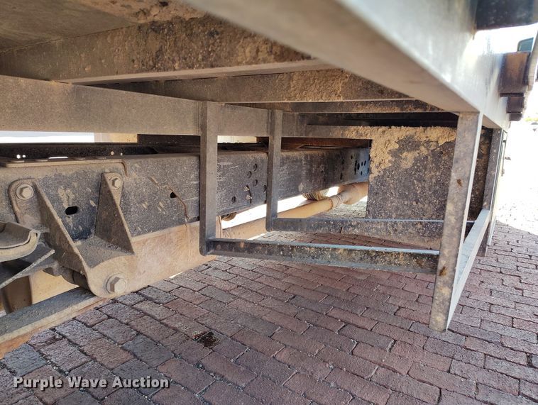 image for item EH0218 2011 Ford F450 Super Duty flatbed truck