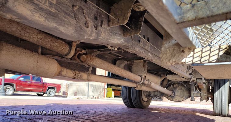 image for item EH0218 2011 Ford F450 Super Duty flatbed truck