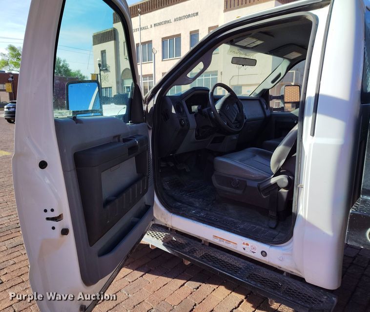 image for item EH0218 2011 Ford F450 Super Duty flatbed truck