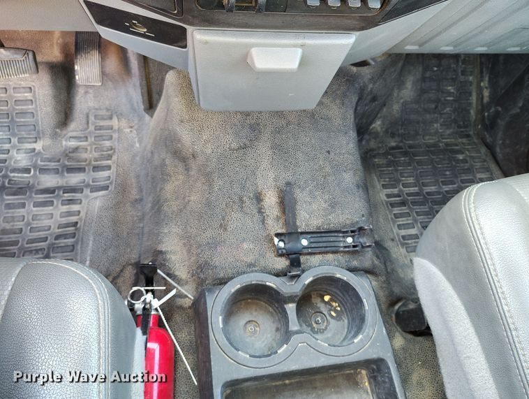 image for item EH0218 2011 Ford F450 Super Duty flatbed truck