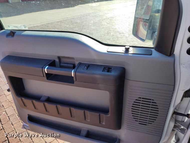 image for item EH0218 2011 Ford F450 Super Duty flatbed truck