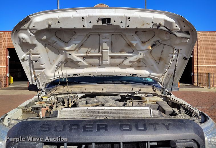 image for item EH0218 2011 Ford F450 Super Duty flatbed truck