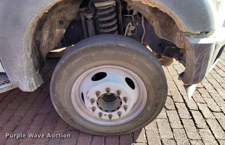 image for item EH0218 2011 Ford F450 Super Duty flatbed truck