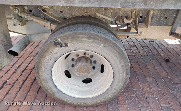 image for item EH0218 2011 Ford F450 Super Duty flatbed truck