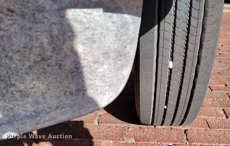 image for item EH0218 2011 Ford F450 Super Duty flatbed truck