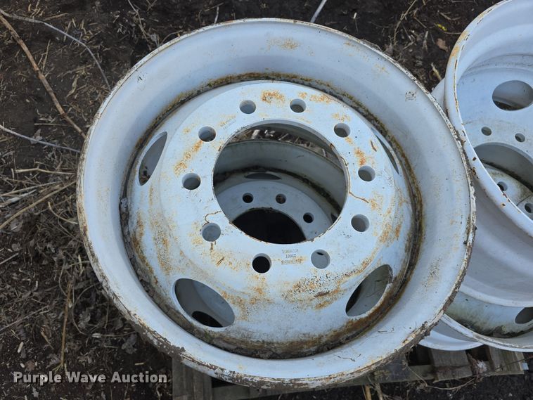 image for item EH8695 (4) Accuride R22.5 wheels