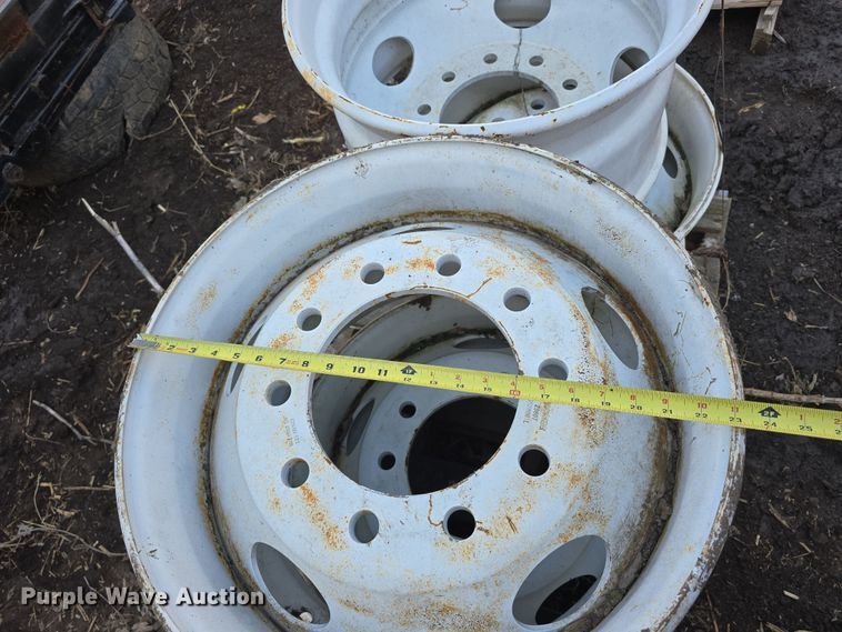 image for item EH8695 (4) Accuride R22.5 wheels