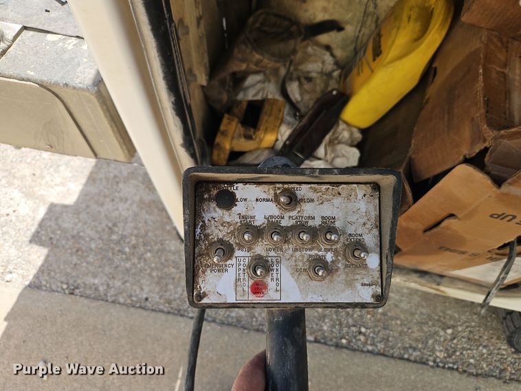 image for item EI8882 2012 Ford F450 Super Duty bucket truck