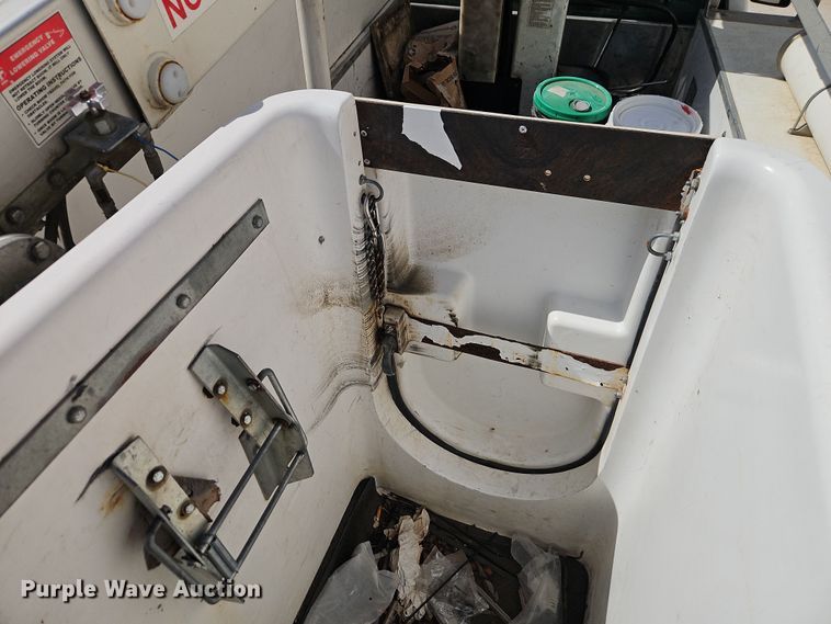 image for item EI8882 2012 Ford F450 Super Duty bucket truck