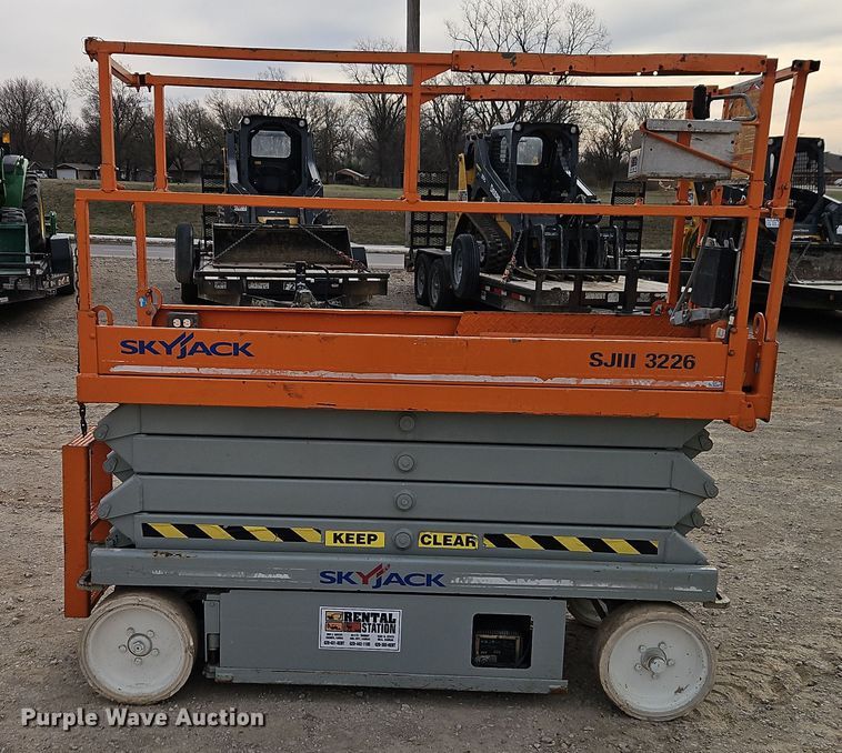 image for item EI8892 Skyjack SJIII 3226 scissor lift