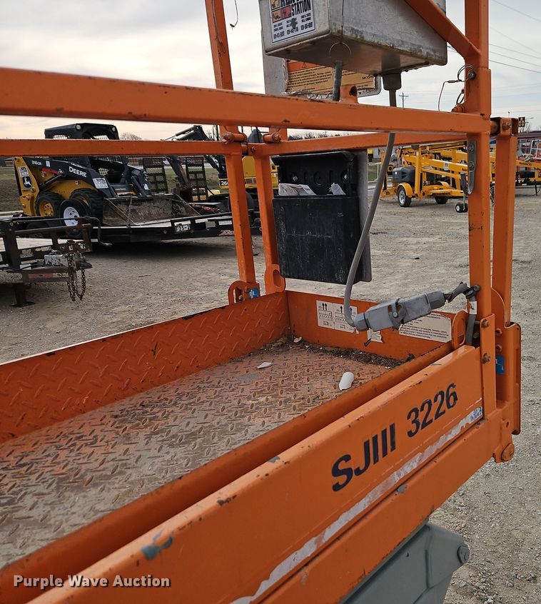 image for item EI8892 Skyjack SJIII 3226 scissor lift