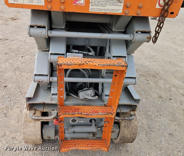 image for item EI8892 Skyjack SJIII 3226 scissor lift
