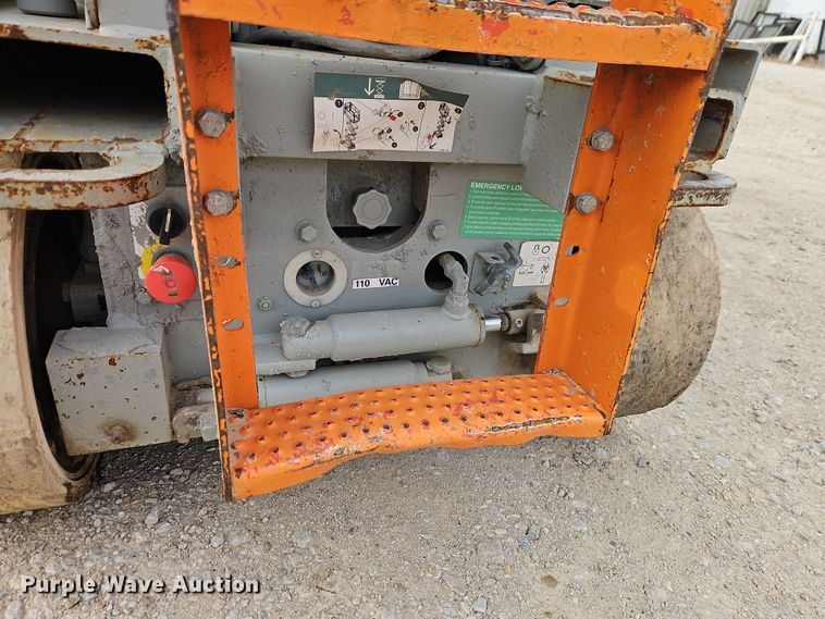 image for item EI8892 Skyjack SJIII 3226 scissor lift