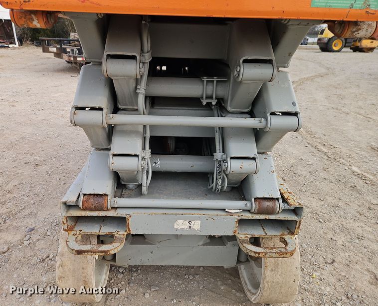 image for item EI8892 Skyjack SJIII 3226 scissor lift