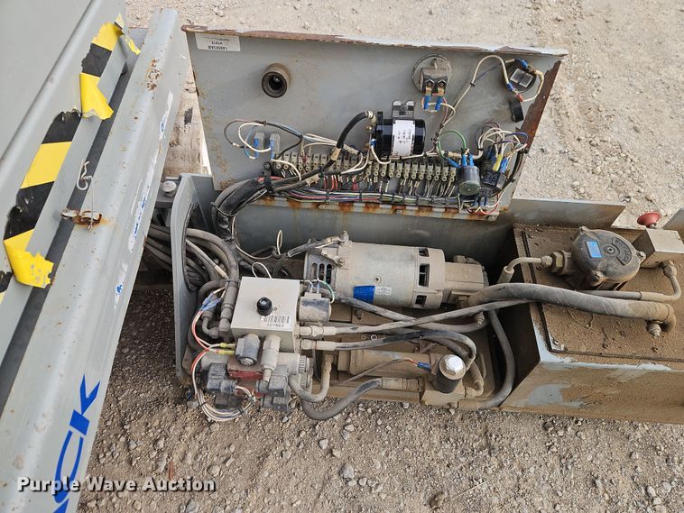 image for item EI8892 Skyjack SJIII 3226 scissor lift