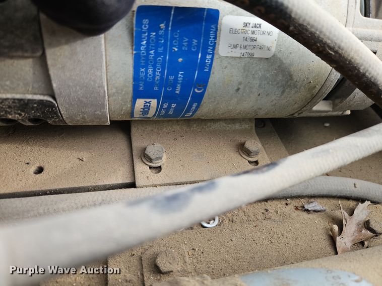 image for item EI8892 Skyjack SJIII 3226 scissor lift