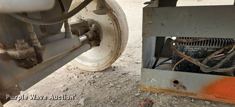 image for item EI8892 Skyjack SJIII 3226 scissor lift