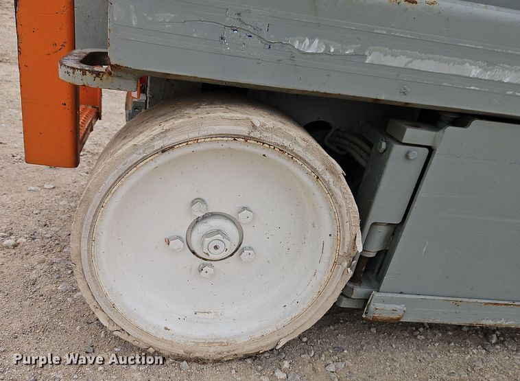 image for item EI8892 Skyjack SJIII 3226 scissor lift