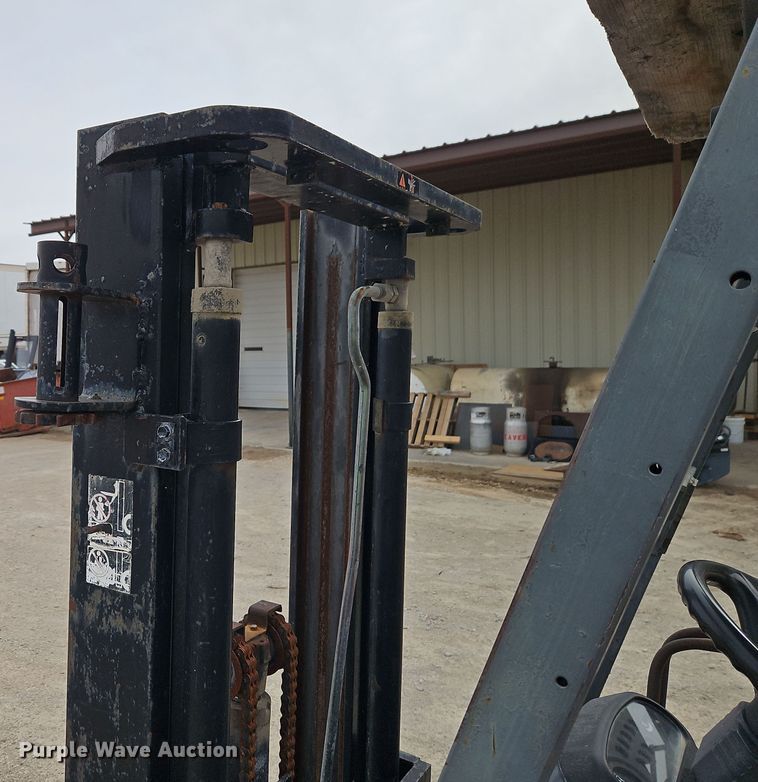 image for item EI8893 1997 Toyota 42-6FGCU20 forklift