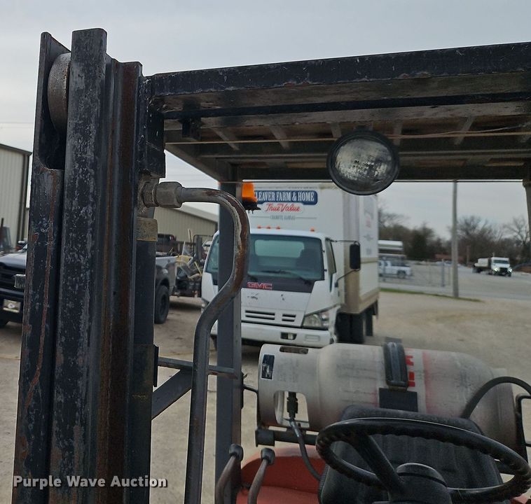 image for item EI8893 1997 Toyota 42-6FGCU20 forklift