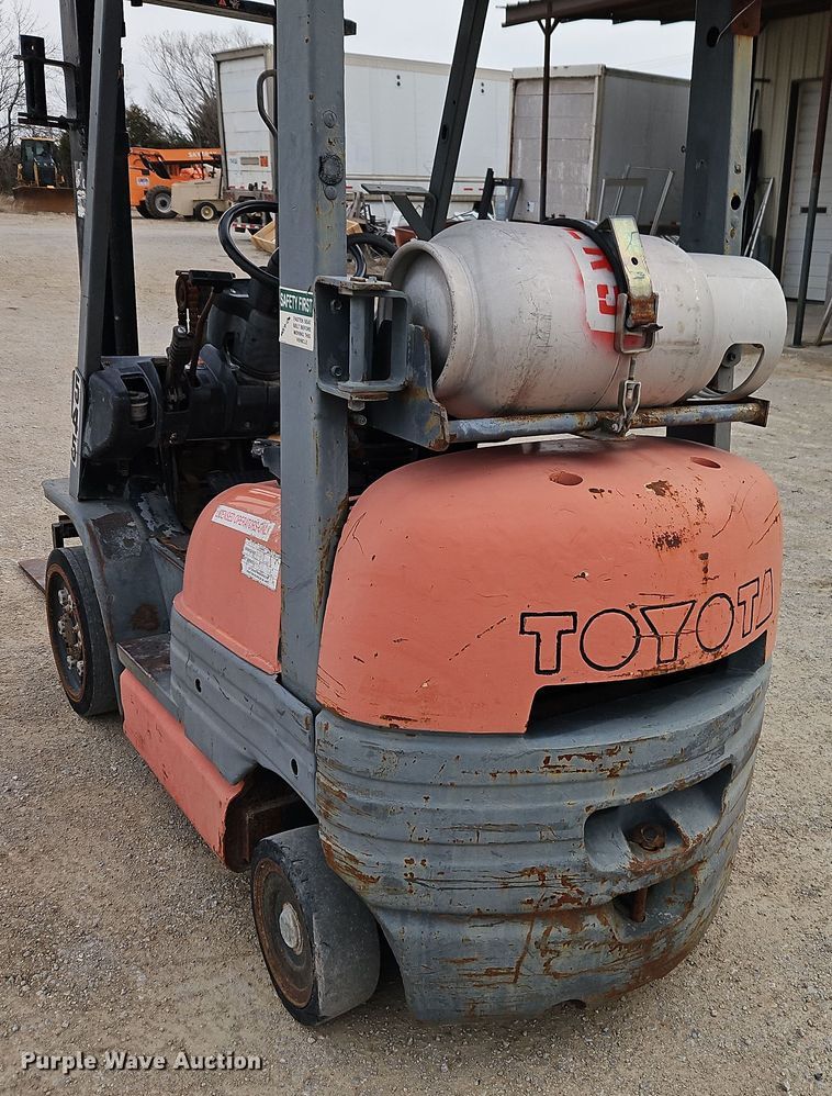 image for item EI8893 1997 Toyota 42-6FGCU20 forklift