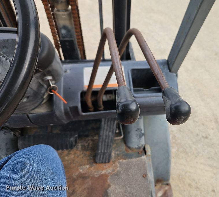 image for item EI8893 1997 Toyota 42-6FGCU20 forklift