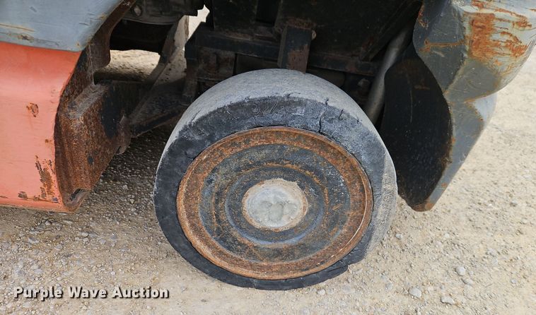 image for item EI8893 1997 Toyota 42-6FGCU20 forklift