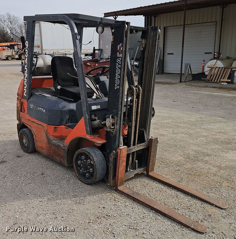image for item EI8894 2005 Toyota 7FGCU20 forklift